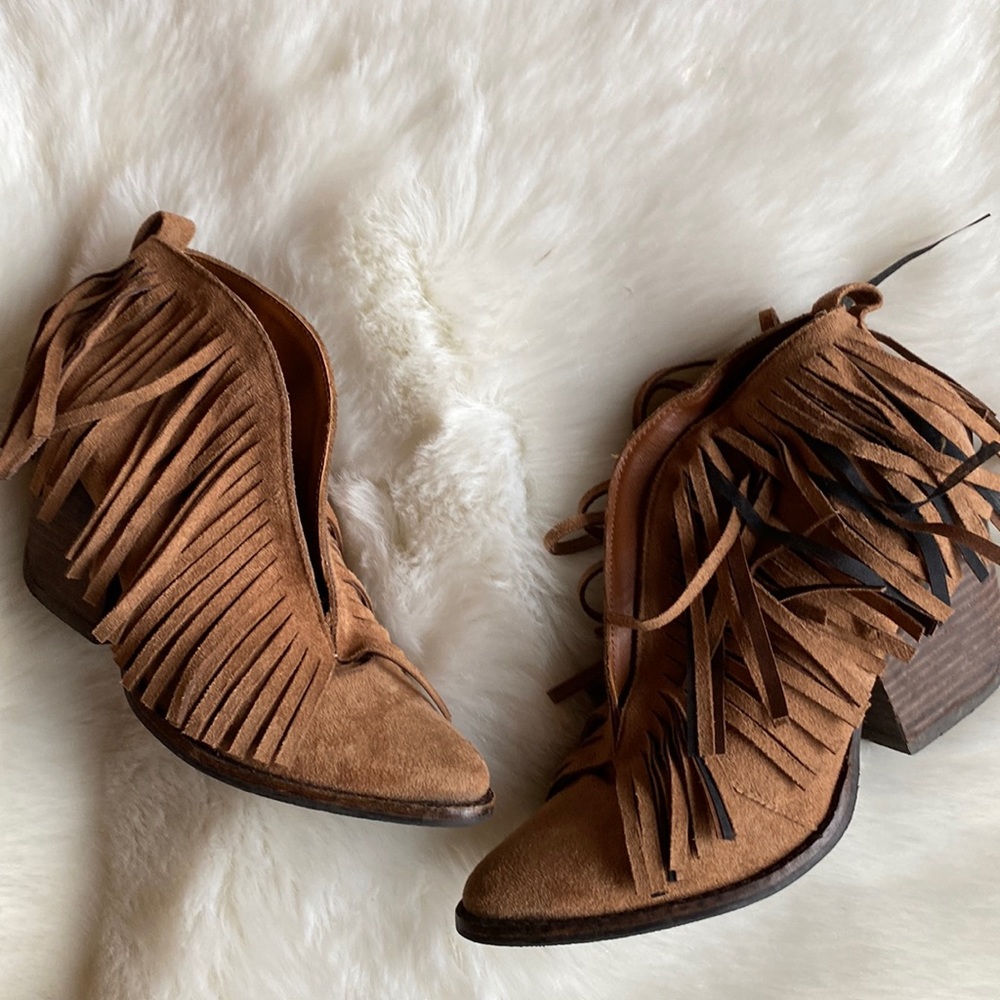 COCONUTS ANKLE BOOT BY MATISSE SIZE 6